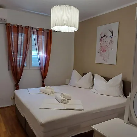 Laura Galileo Blizu Centra I Plaze Apartment *