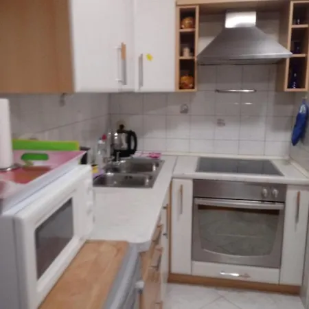 Laura Galileo Blizu Centra I Plaze Makarska